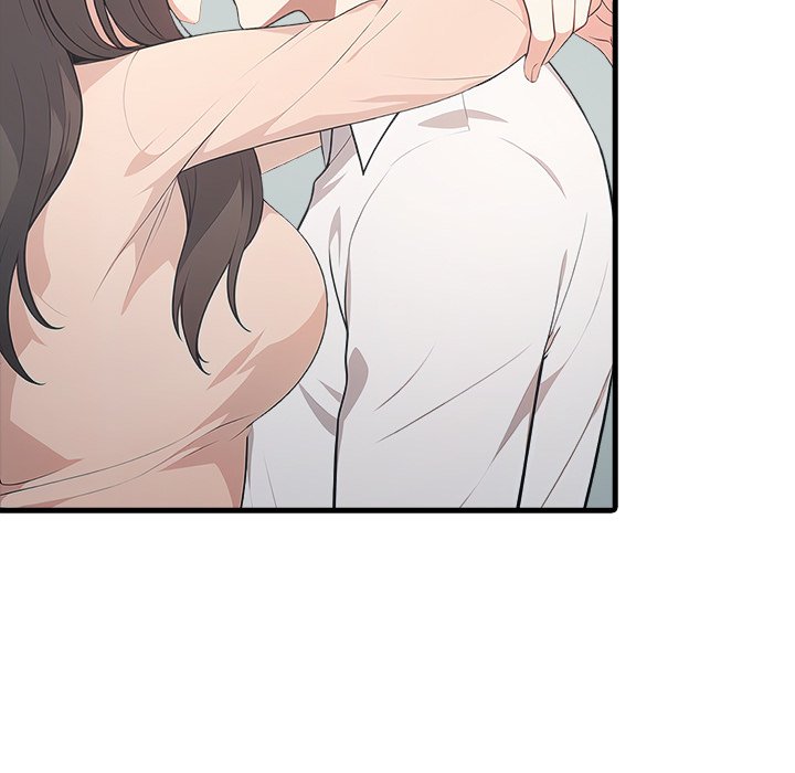 Under Her Desk Chapter 11 - Manhwa18.com