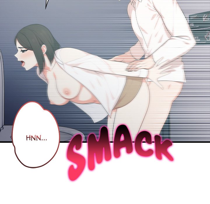 Under Her Desk Chapter 17 - Manhwa18.com
