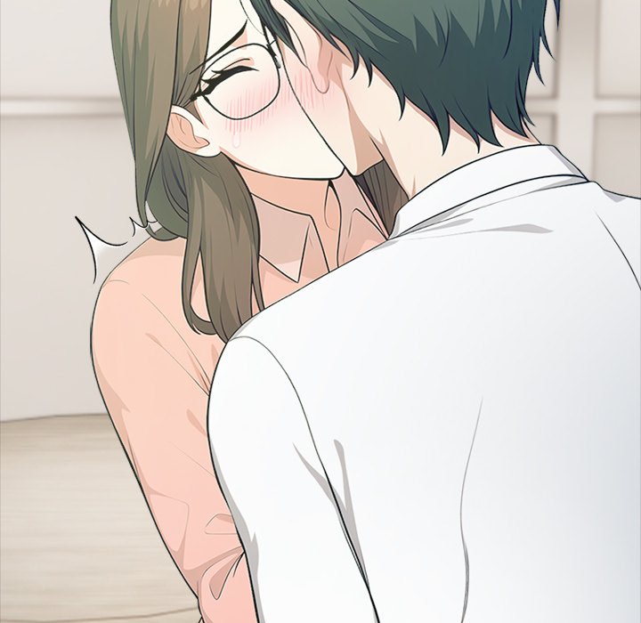 Under Her Desk Chapter 4 - Manhwa18.com