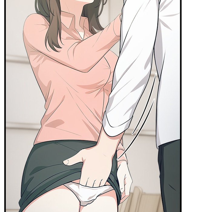 Under Her Desk Chapter 5 - Manhwa18.com