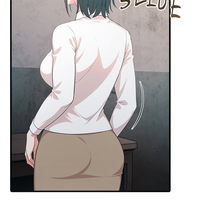 Under Her Desk Chapter 6 - Manhwa18.com
