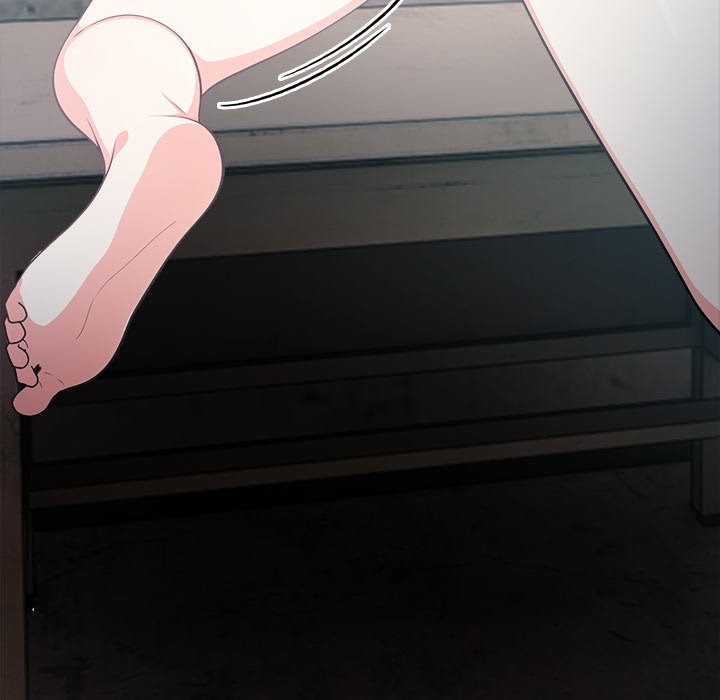 Under Her Desk Chapter 6 - Manhwa18.com