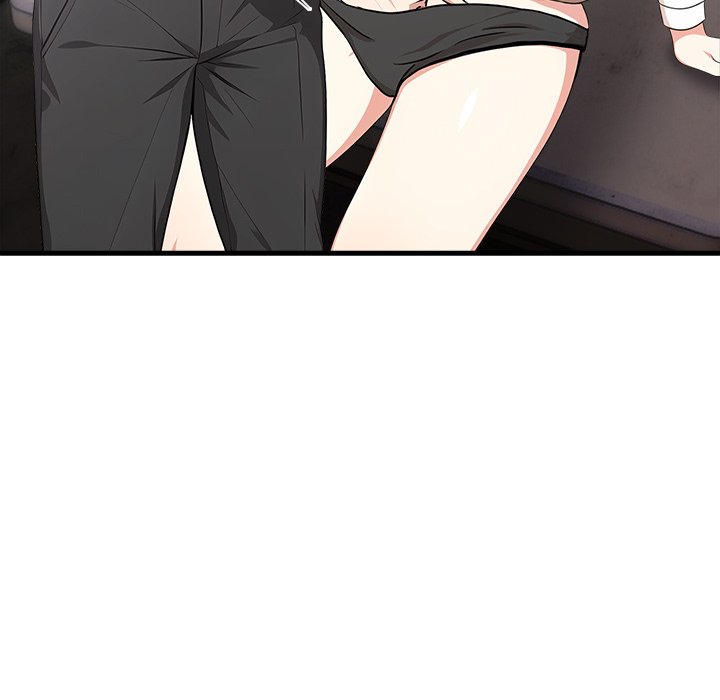 Under Her Desk Chapter 6 - Manhwa18.com