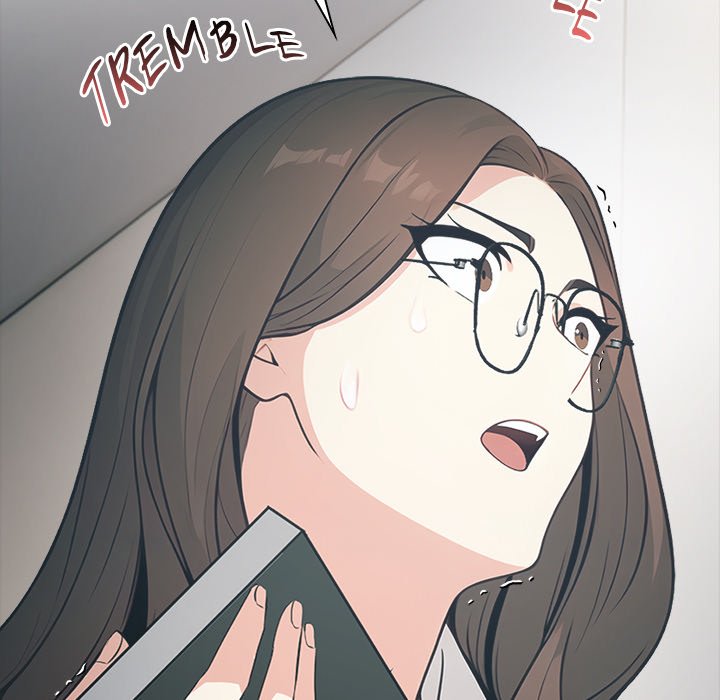 Under Her Desk Chapter 7 - Manhwa18.com