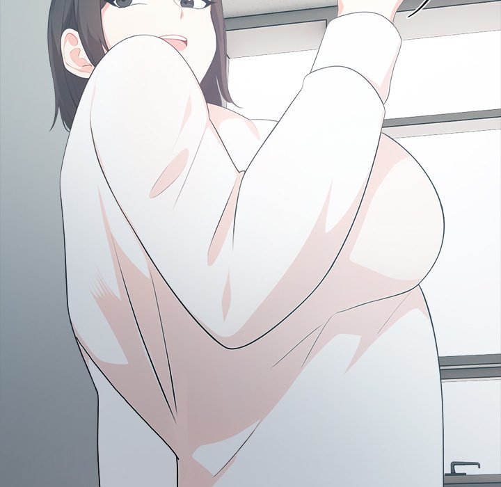 Under Her Desk Chapter 8 - Manhwa18.com